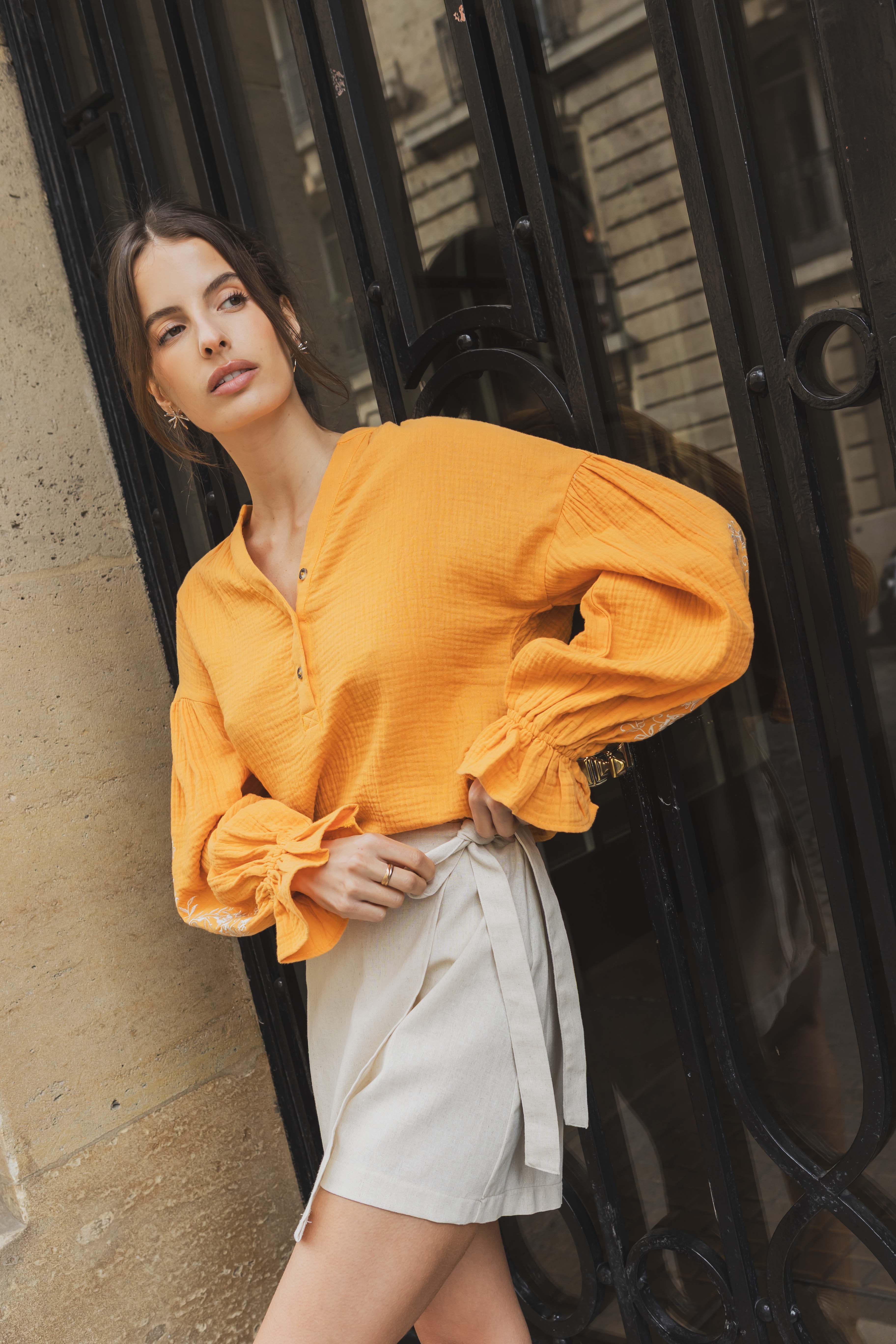 Blouse en gaze de coton brodée