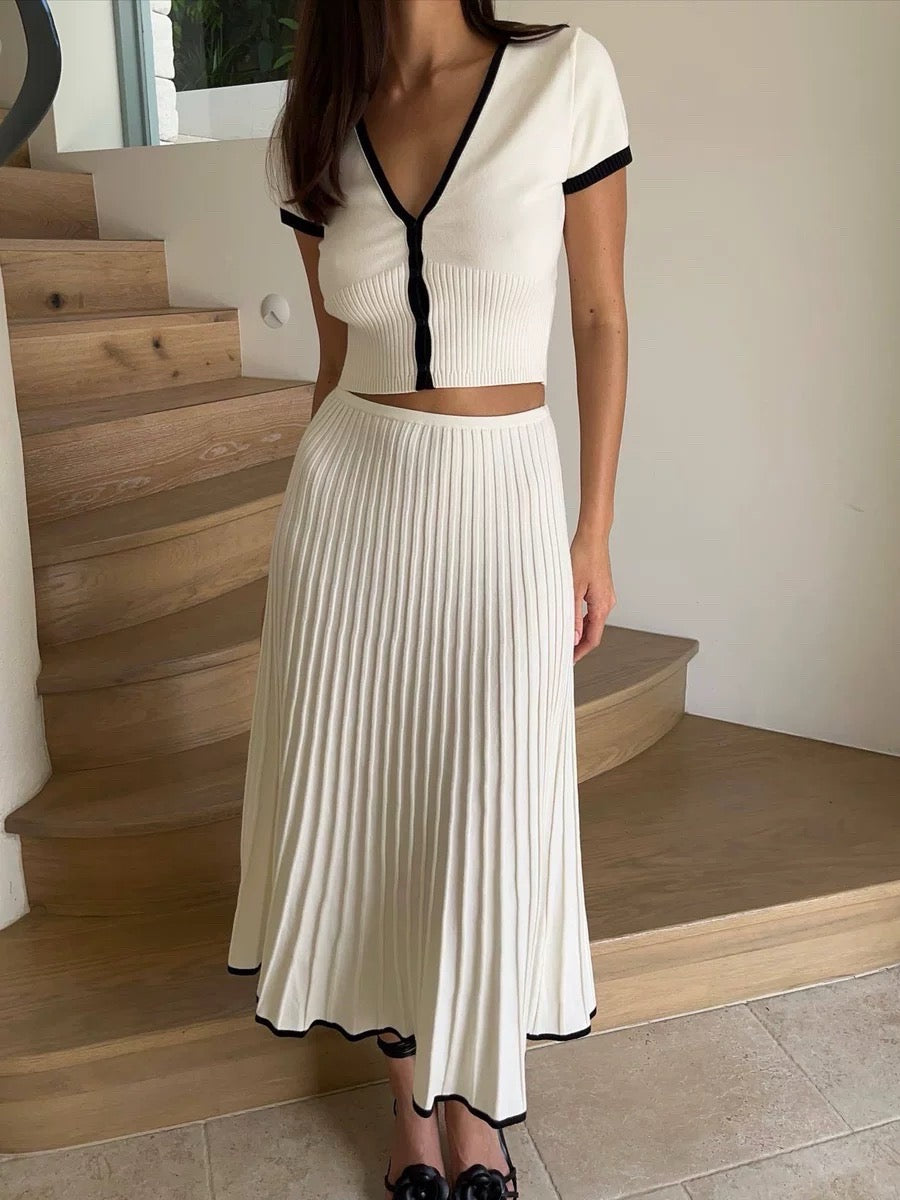 Ensemble en maille top et jupe plissée évasée