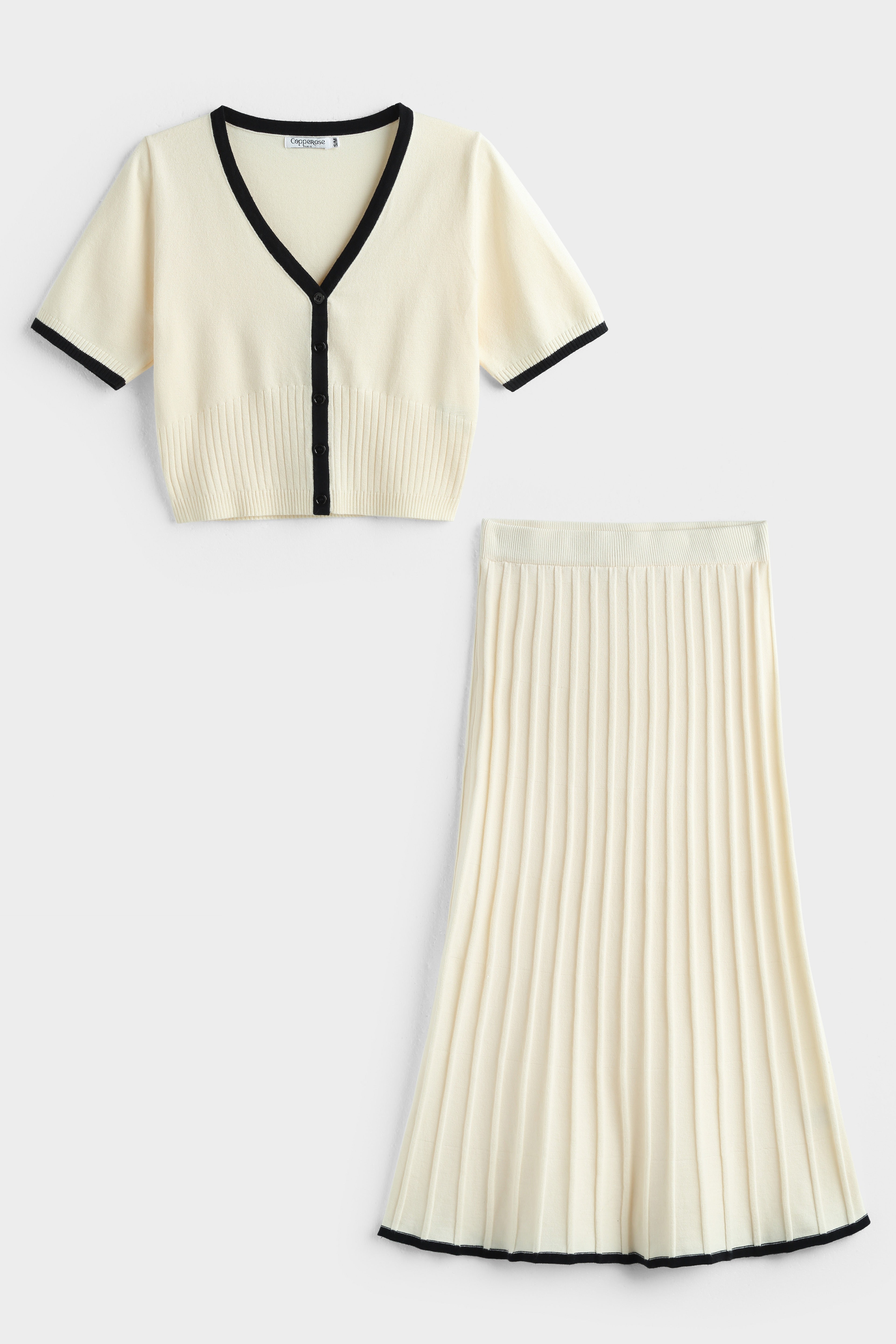Ensemble en maille top et jupe plissée évasée