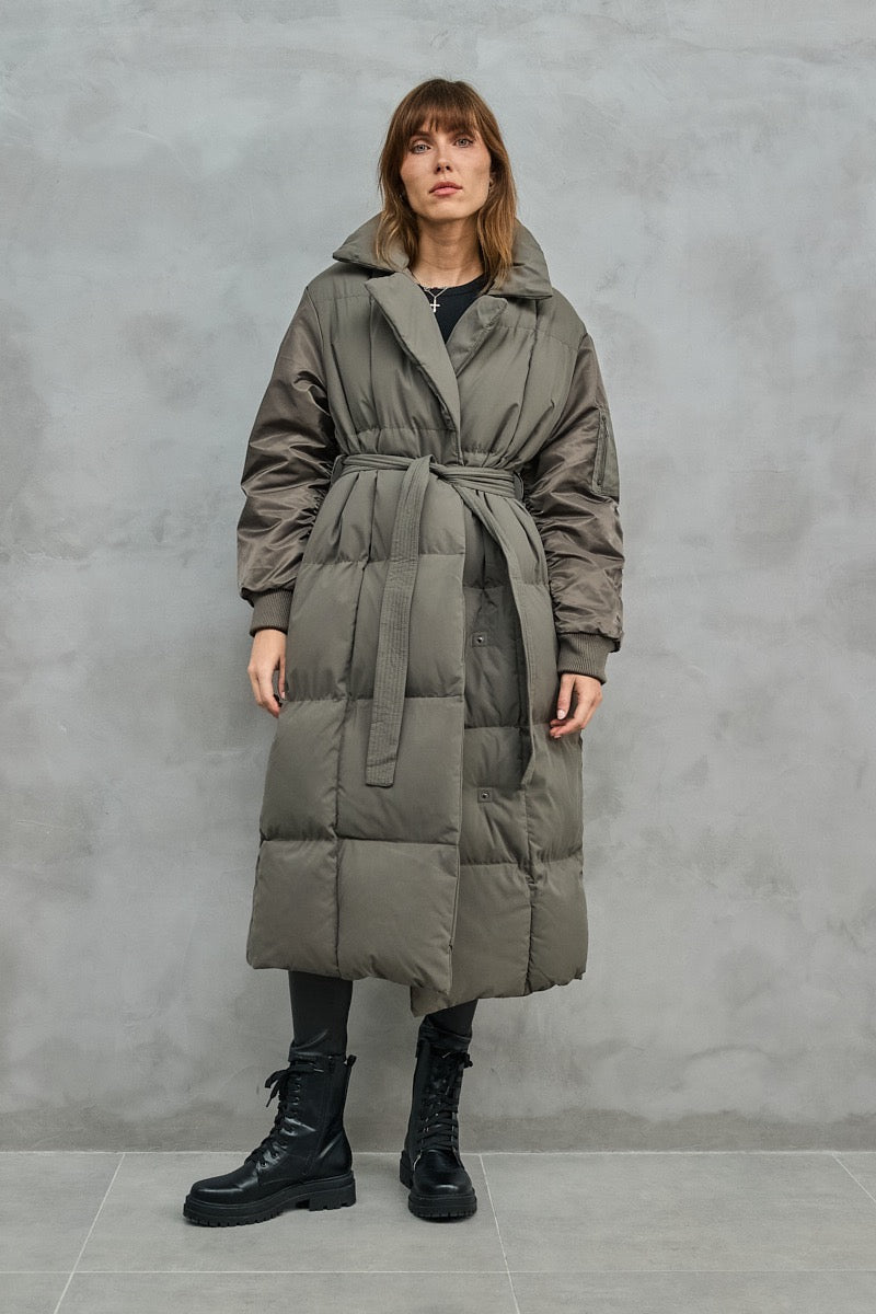 Long quilted down jacket with bomber sleeves